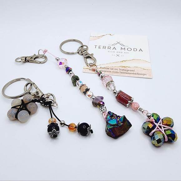 Terra Moda Designs - Floral Beaded Gemstone Keychain in Pink / Brown Tones - Picture 2 of 3